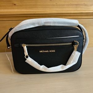 *NEW* Michael Kors Jet Set Large Saffiano Leather Crossbody Bag (Black)